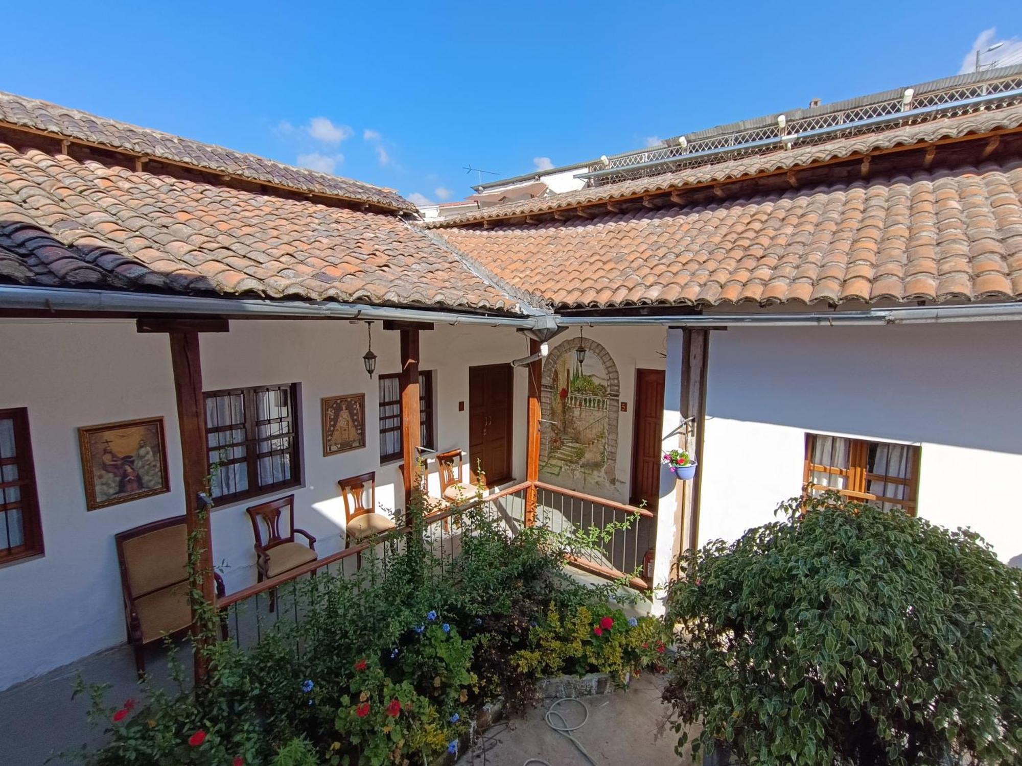 Hotel Colonial - Casa Francisco Quito Exterior photo